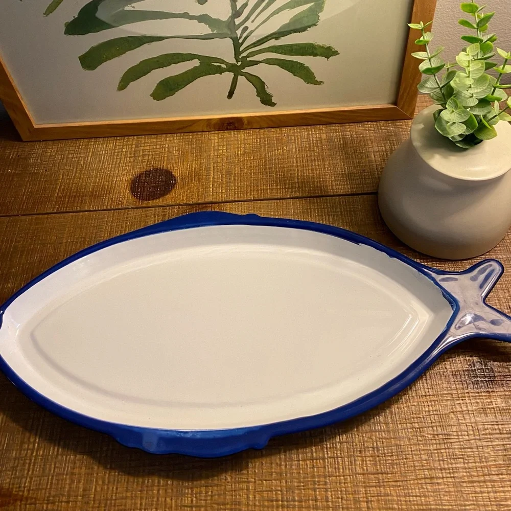 Creative Co-Op Blue and White Enamel Fish-Shaped Dish